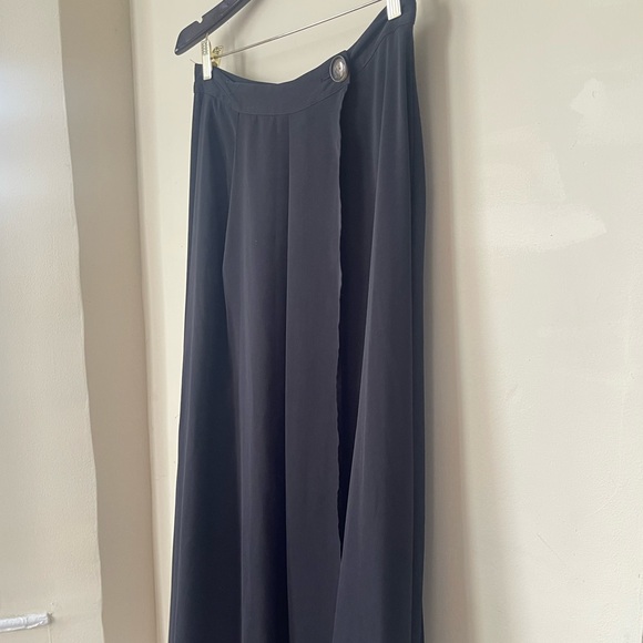 Satin wrap skirt - Picture 2 of 6